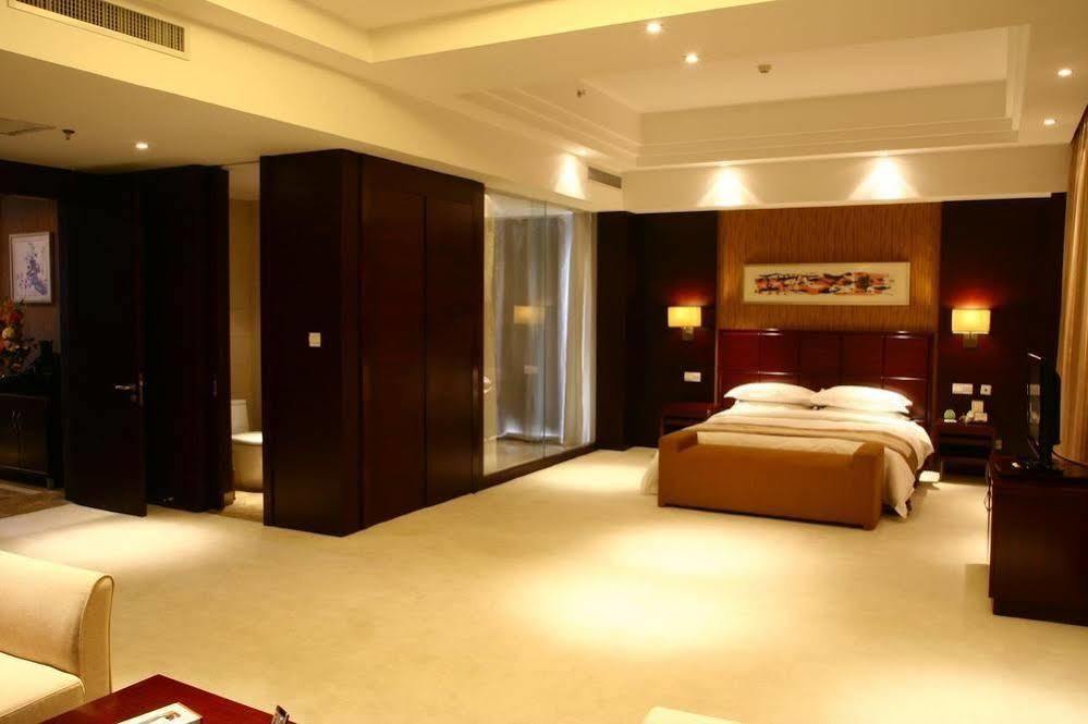 Tianrui Business Hotel Taiyuan  Eksteriør bilde